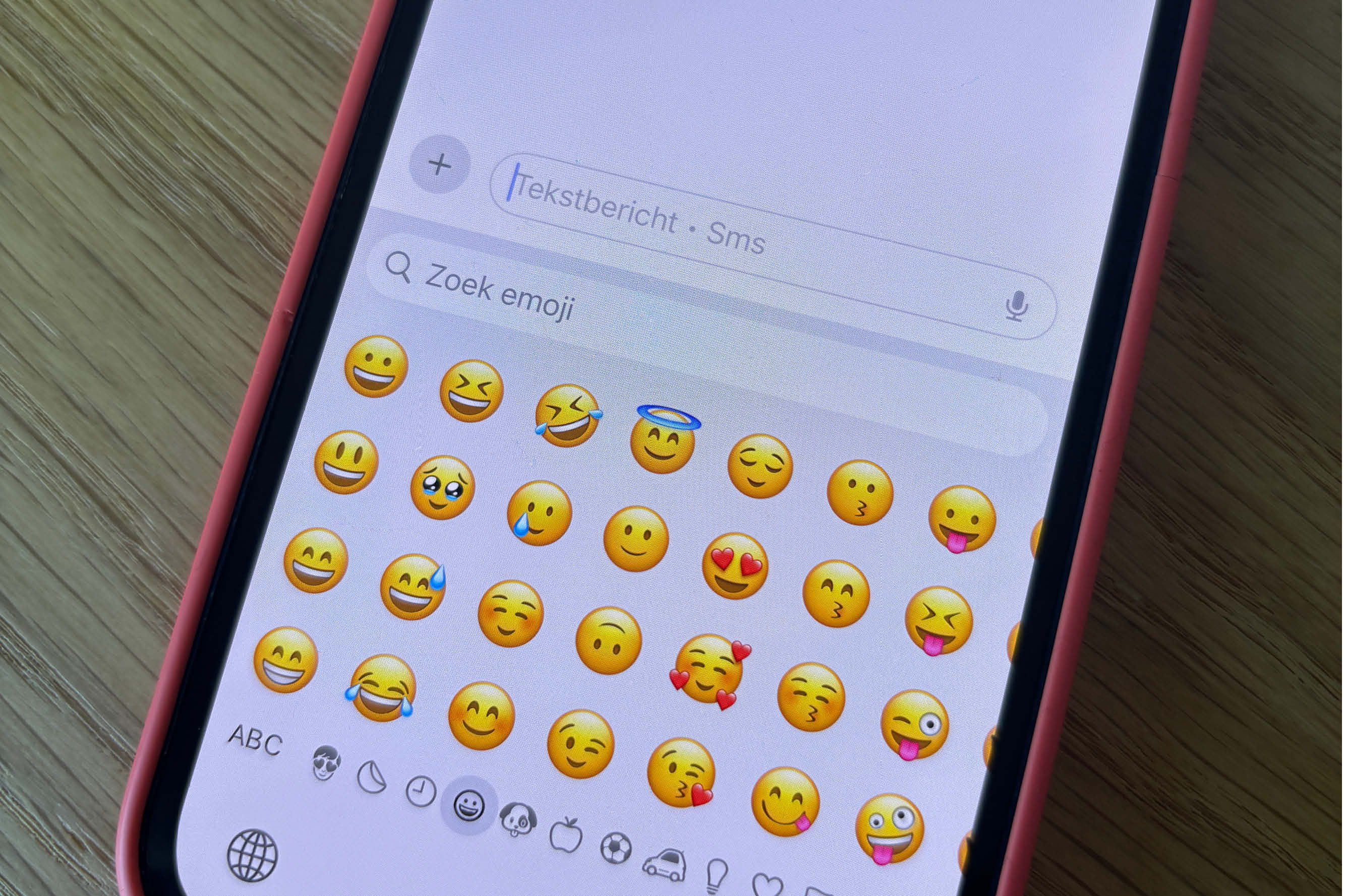 Over emoties, emoticons en rollende ogen